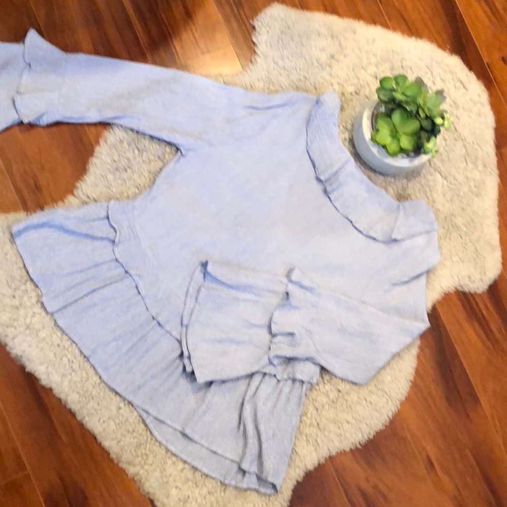 American Eagle Ruffle Top - Picture 2 of 6